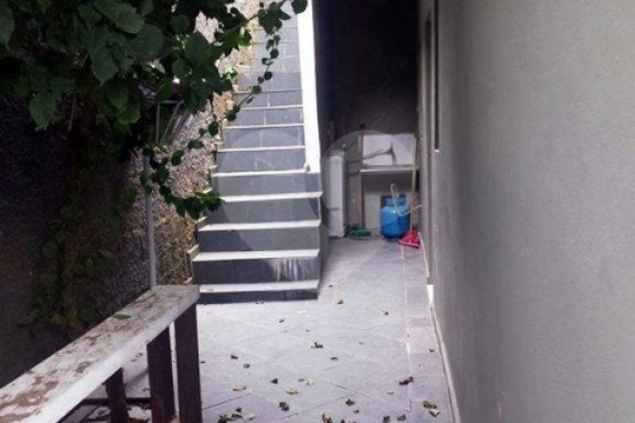 Casa à venda ou para alugar com 4 quartos, sendo 1 suíte, no condomínio Estrada Armando Barbosa ,6300, Mairiporã - SP