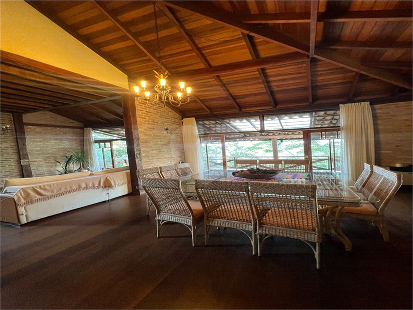 Casa à venda com 3 quartos, sendo 1 suíte,  no condomínio Alpes da Cantareira, Mairiporã - SP