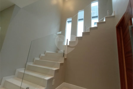 Casa à venda com 3 quartos, sendo 1 suíte, no condomínio Fazenda Cantagalo, Rio de Janeiro - RJ