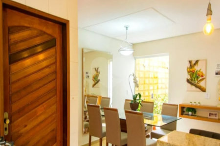 Sobrado com 180m² , 3 dormitórios , sendo 3 suítes , 3 vagas de garagem , churrasqueira e Jardim de inverno , à venda na Vila Scarpelli , Santo André.