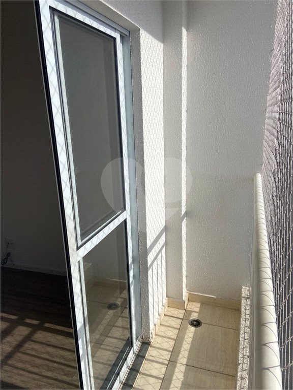 Apartamento à venda com 2 quartos, sendo 1 suíte, em Jardim Itamarati, Poá, SP