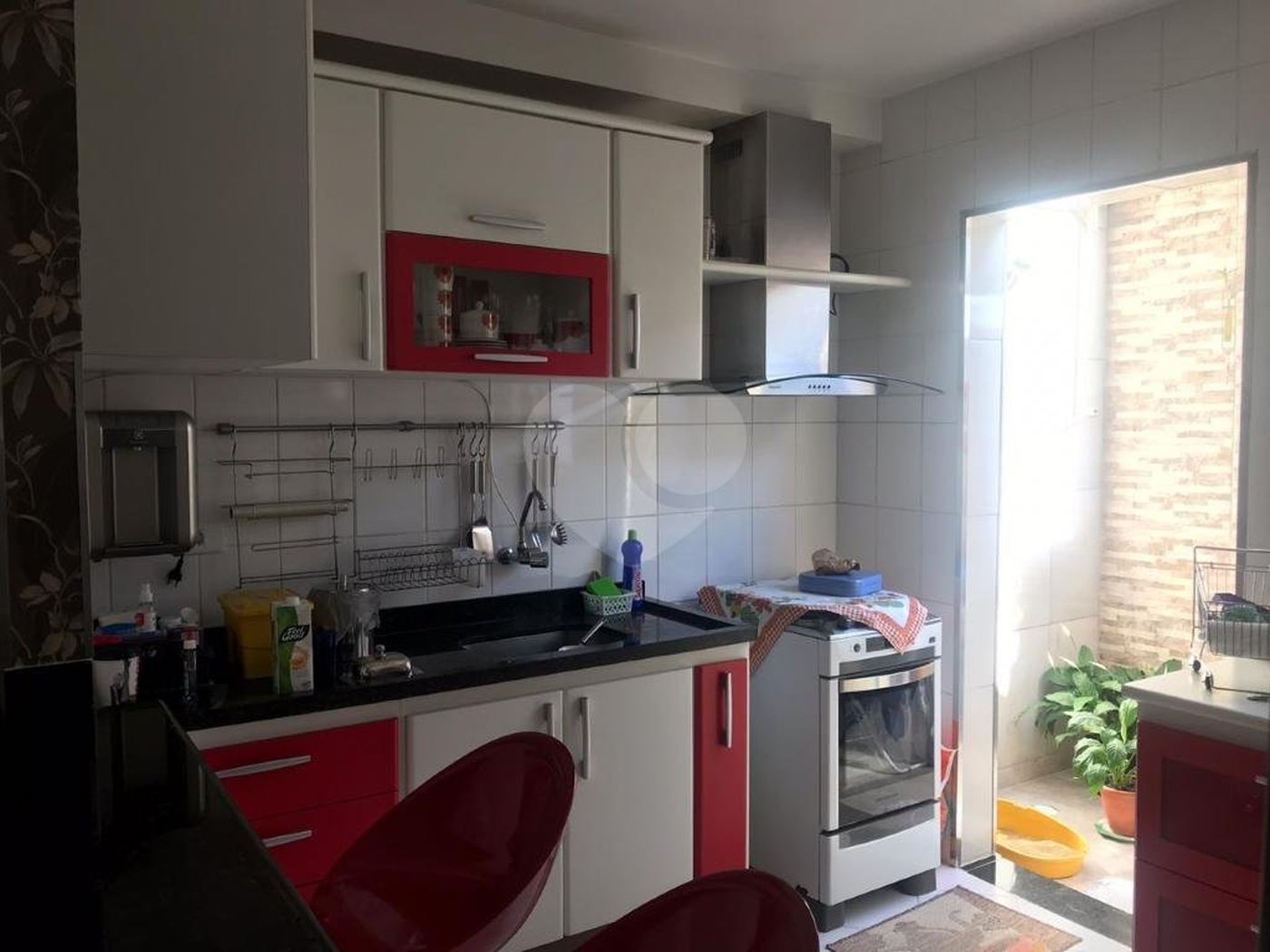 Casa à venda com 2 quartos, sendo 1 suíte, no condomínio Res Santa Inês, São Paulo - SP