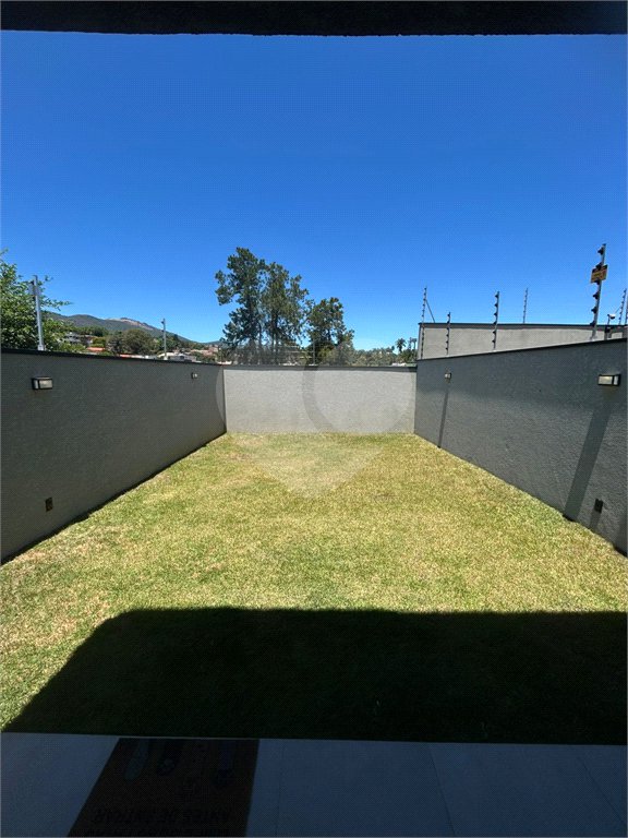 Sobrado à venda com 4 quartos, sendo 3 suítes, em Jardim do Lago, Atibaia, SP