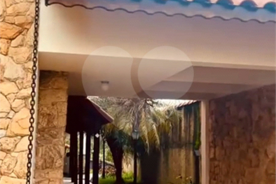 Sobrado à venda com 3 suítes em Barreiro, Mairiporã, SP