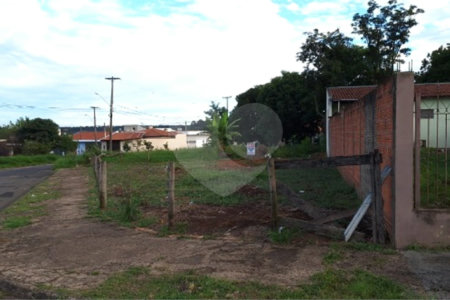 Terreno com 441 m² de área total no Jardim Munique.