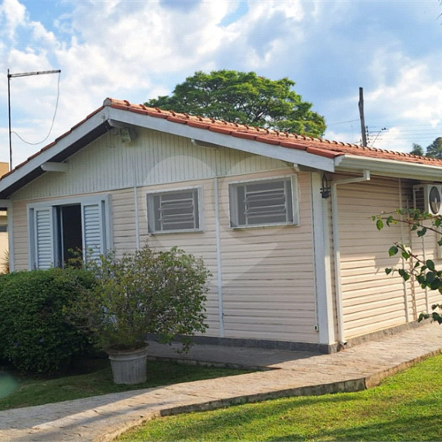 Casa à venda com 3 quartos, sendo 1 suíte, em Condomínio Flamboyant-b, Atibaia, SP