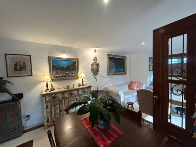 Casa de Vila à venda com 5 quartos, sendo 3 suítes,  em Jardim Hípico, São Paulo, SP