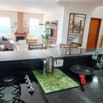Casa à venda com 3 quartos, sendo 2 suítes, no condomínio Altos de São Roque, São Roque - SP