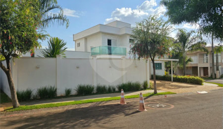 Casa à venda com 3 suítes no condomínio Village Damha II, São Carlos - SP