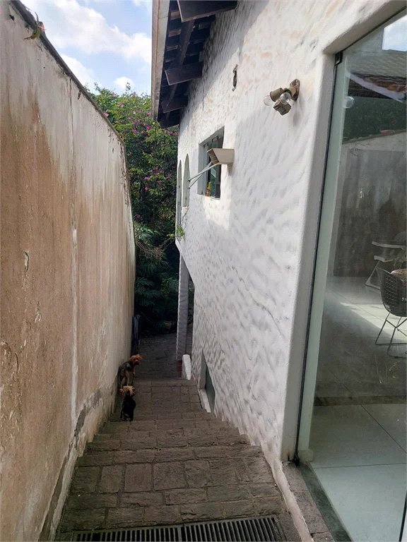 Casa à venda com 3 quartos, sendo 1 suíte,  em Jardim Leonor, São Paulo, SP