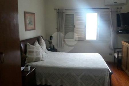 Sobrado à venda com 4 quartos, sendo 1 suíte,  em Santa Teresinha, São Paulo, SP