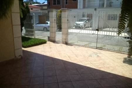 Casa à venda com 4 quartos, sendo 2 suítes, em Jardim Trussardi, São Paulo, SP