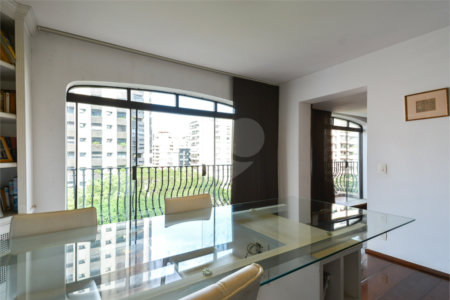 Apartamento à venda com 4 quartos, sendo 3 suítes,  em Jardim Paulista, São Paulo, SP