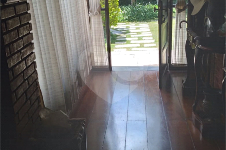 Casa à venda com 5 quartos, sendo 3 suítes, em Serra da Cantareira, Mairiporã, SP
