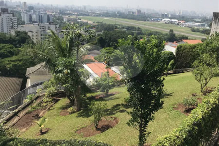 Sobrado à venda com 5 quartos, sendo 1 suíte, em Jardim São Bento, São Paulo, SP