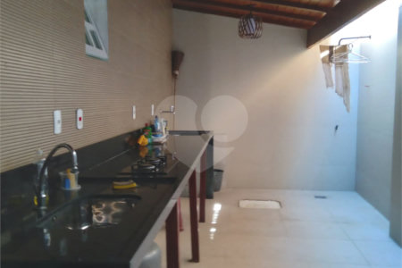Casa em condomínio à venda com 2 quartos, sendo 1 suíte,  em Alto de Búzios, Armação dos Búzios, RJ