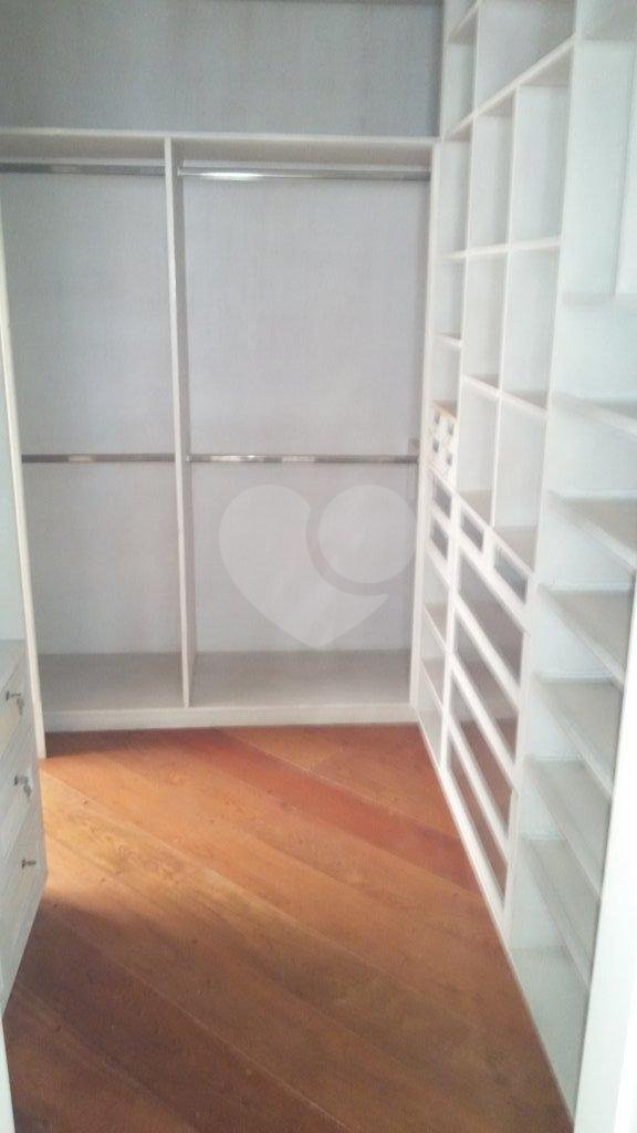 Casa à venda ou para alugar com 4 suítes no condomínio Chácara Francesa, São Paulo - SP