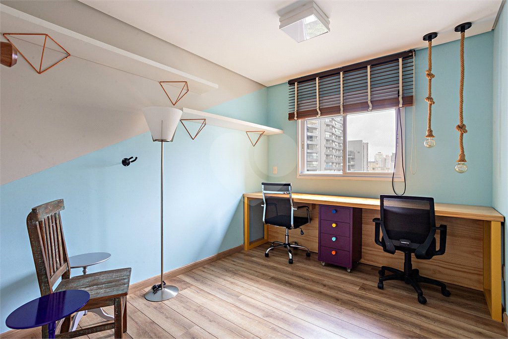Apartamento à venda com 3 quartos, sendo 1 suíte,  em Jardim das Acácias, São Paulo, SP