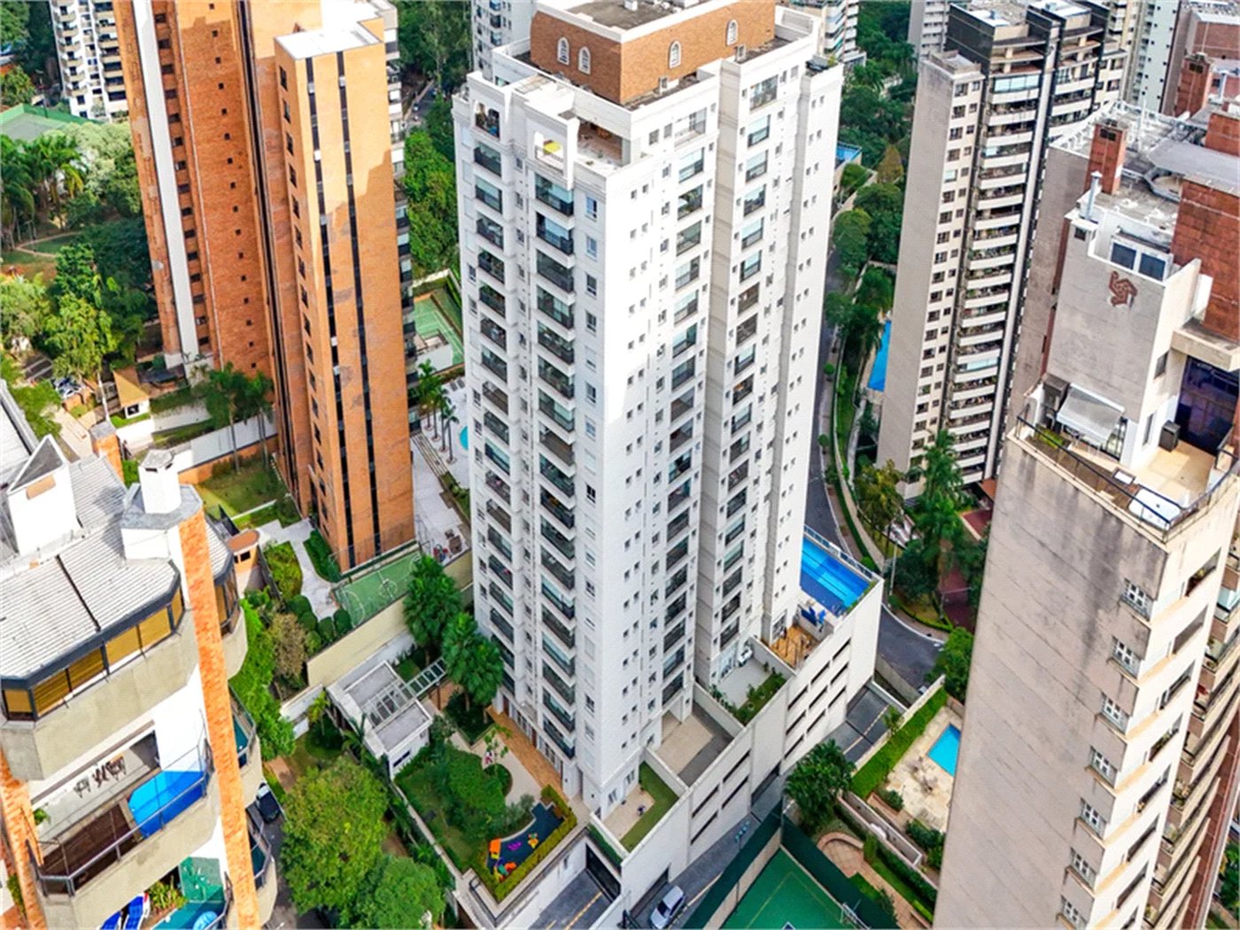 Apartamento à venda com 3 quartos, sendo 1 suíte,  em Vila Suzana, São Paulo, SP