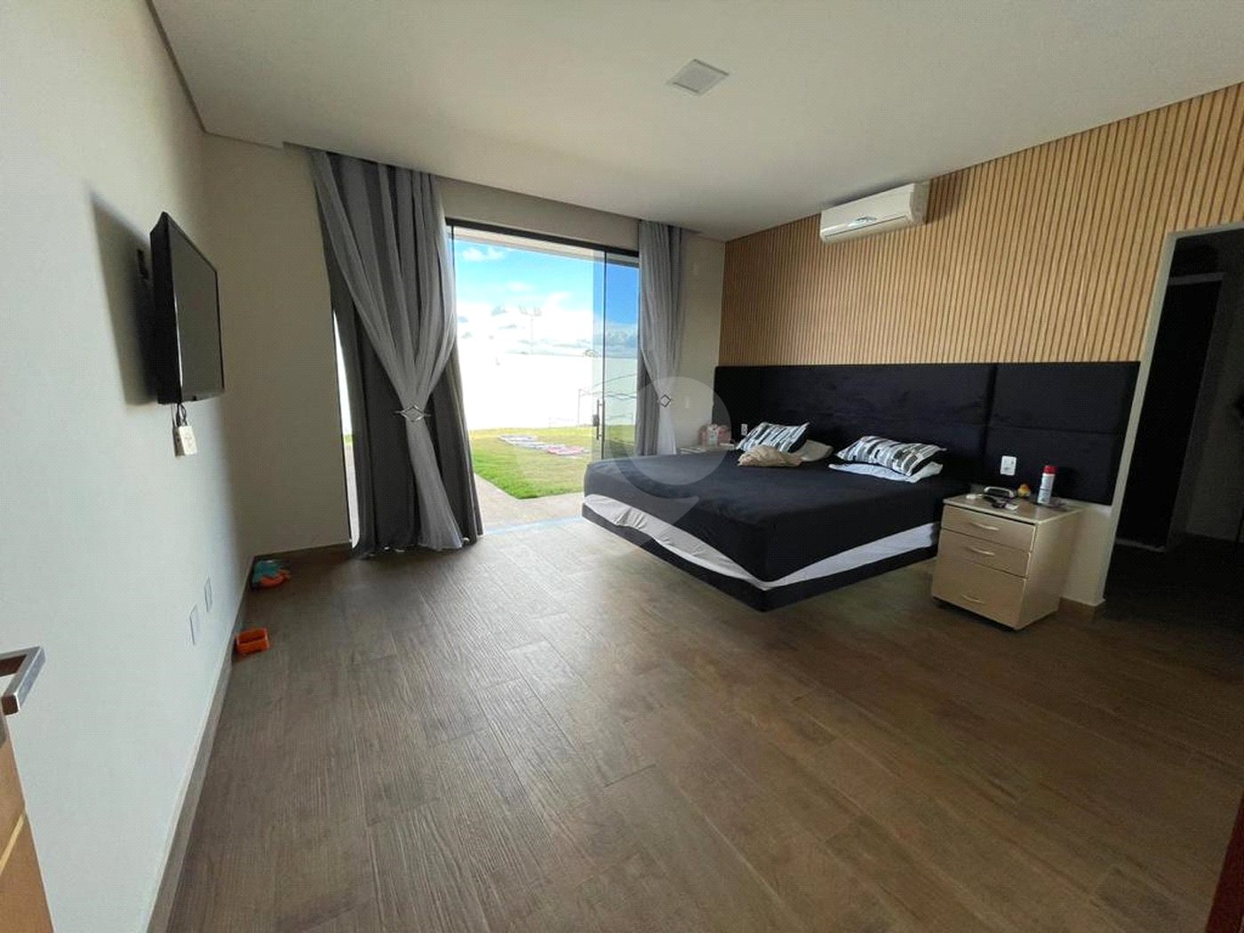 Casa à venda com 4 suítes no condomínio Fazenda Jequitibá, Sorocaba - SP