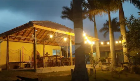 Chácara à venda com 3 suítes em Vila São Geraldo, São José dos Campos, SP