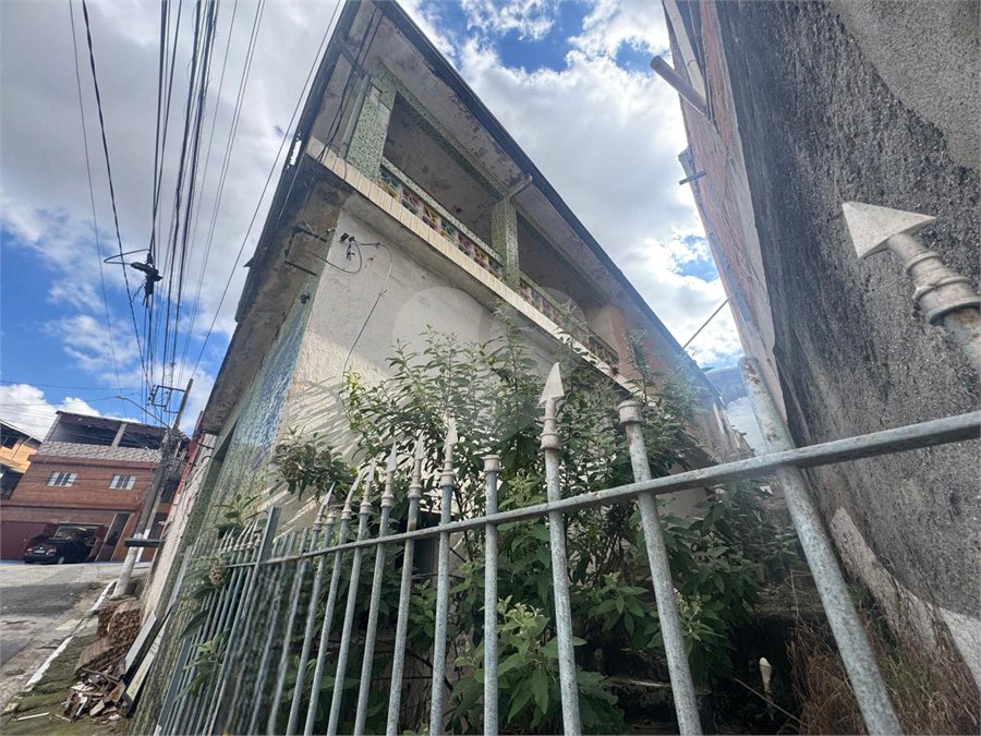 Sobrado à venda com 7 quartos em Cidade Continental, São Paulo, SP