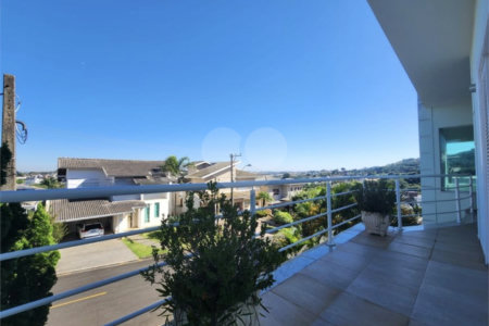 Casa à venda com 3 suítes no condomínio Villagio Di Verona, Vinhedo - SP