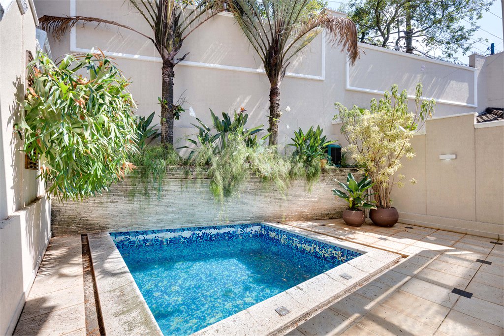 Casa à venda com 4 quartos, sendo 2 suítes, no condomínio Boulevard Saint Michael, São Paulo - SP