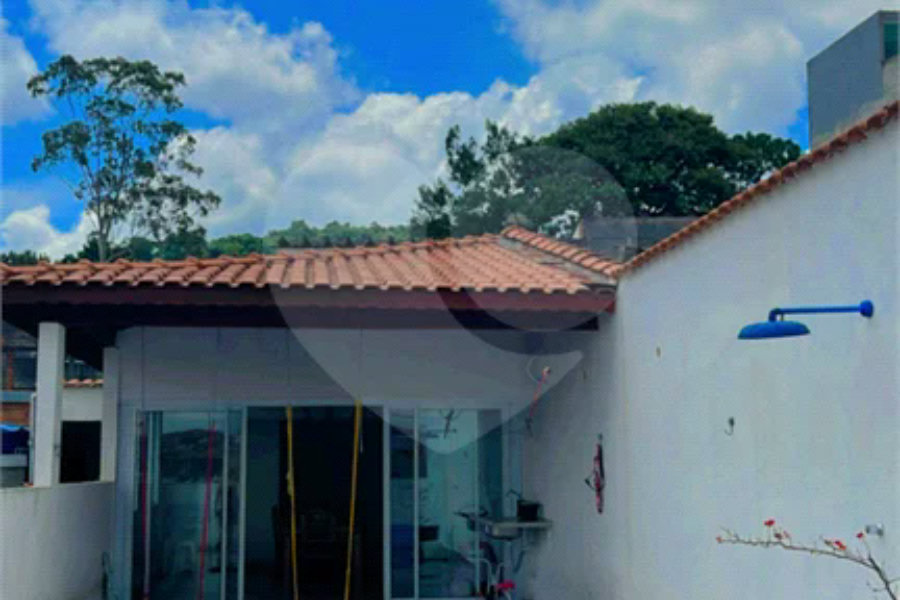 Sobrado à venda com 2 quartos, sendo 1 suíte, em Tremembé, São Paulo, SP