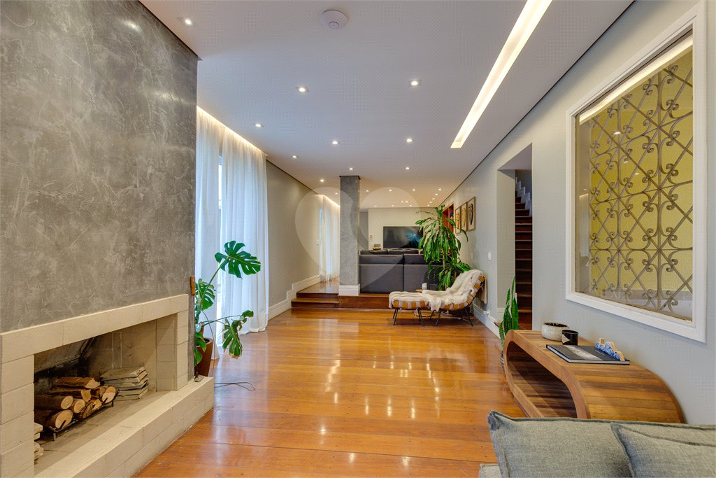 Casa Térrea à venda com 4 suítes em Jardim Marajoara, São Paulo, SP