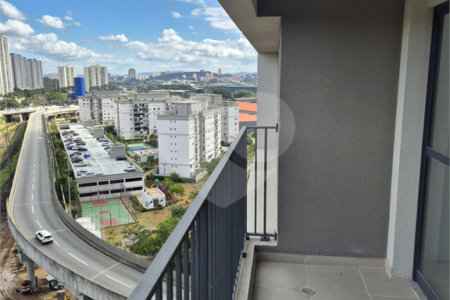 Apartamento à venda com 3 quartos, sendo 1 suíte, em Vila Anastácio, São Paulo, SP