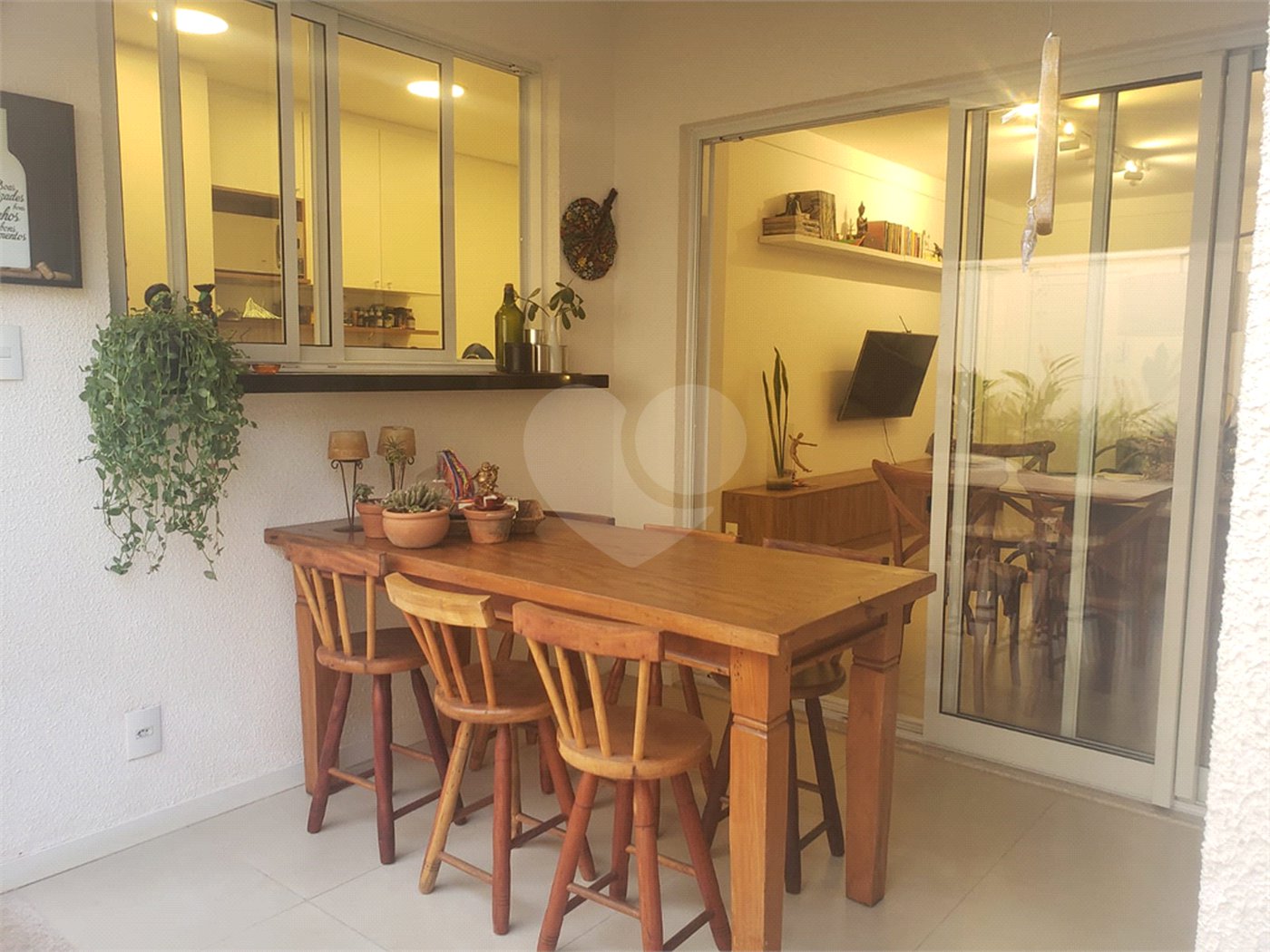 Casa à venda com 3 quartos, sendo 1 suíte,  no condomínio Tirreno, Sorocaba - SP