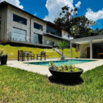Casa à venda com 4 suítes no condomínio Portal Ouro Verde, Atibaia - SP
