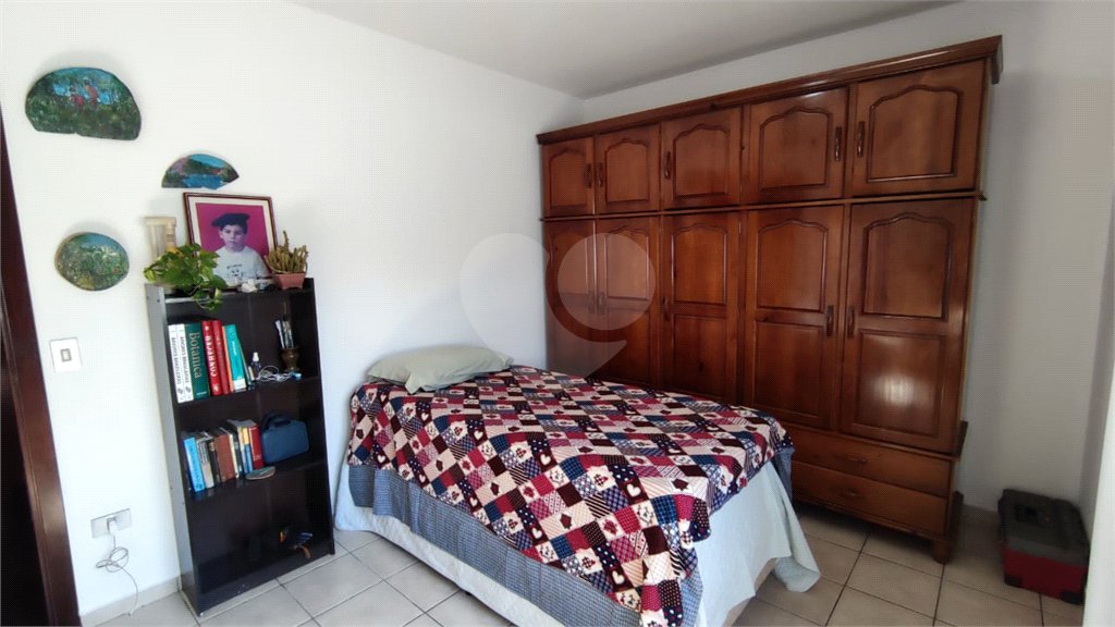 Sobrado à venda com 4 quartos, sendo 2 suítes, em Interlagos, São Paulo, SP