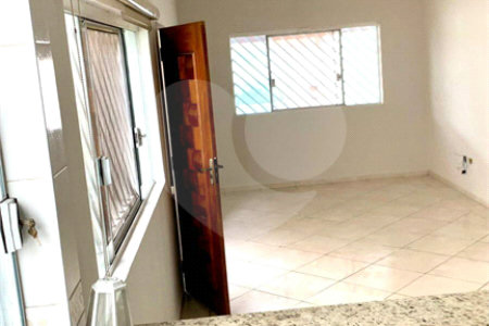 Casa à venda com 3 quartos, sendo 1 suíte, em Vila Figueira, Suzano, SP