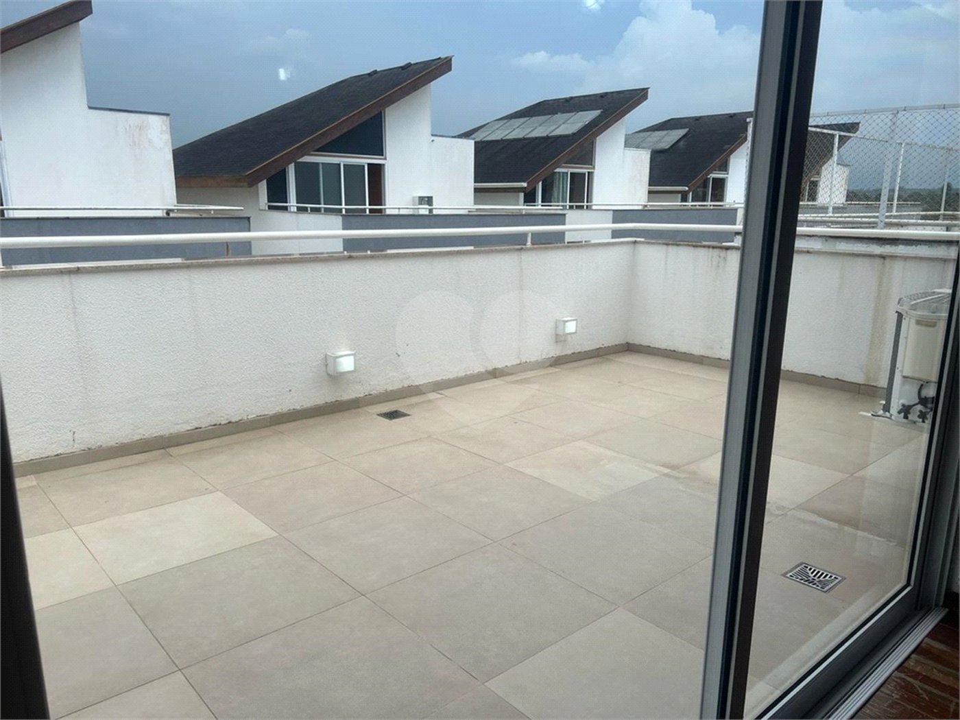Casa à venda com 4 quartos, sendo 3 suítes,  no condomínio Residencial Toscana, Mogi das Cruzes - SP