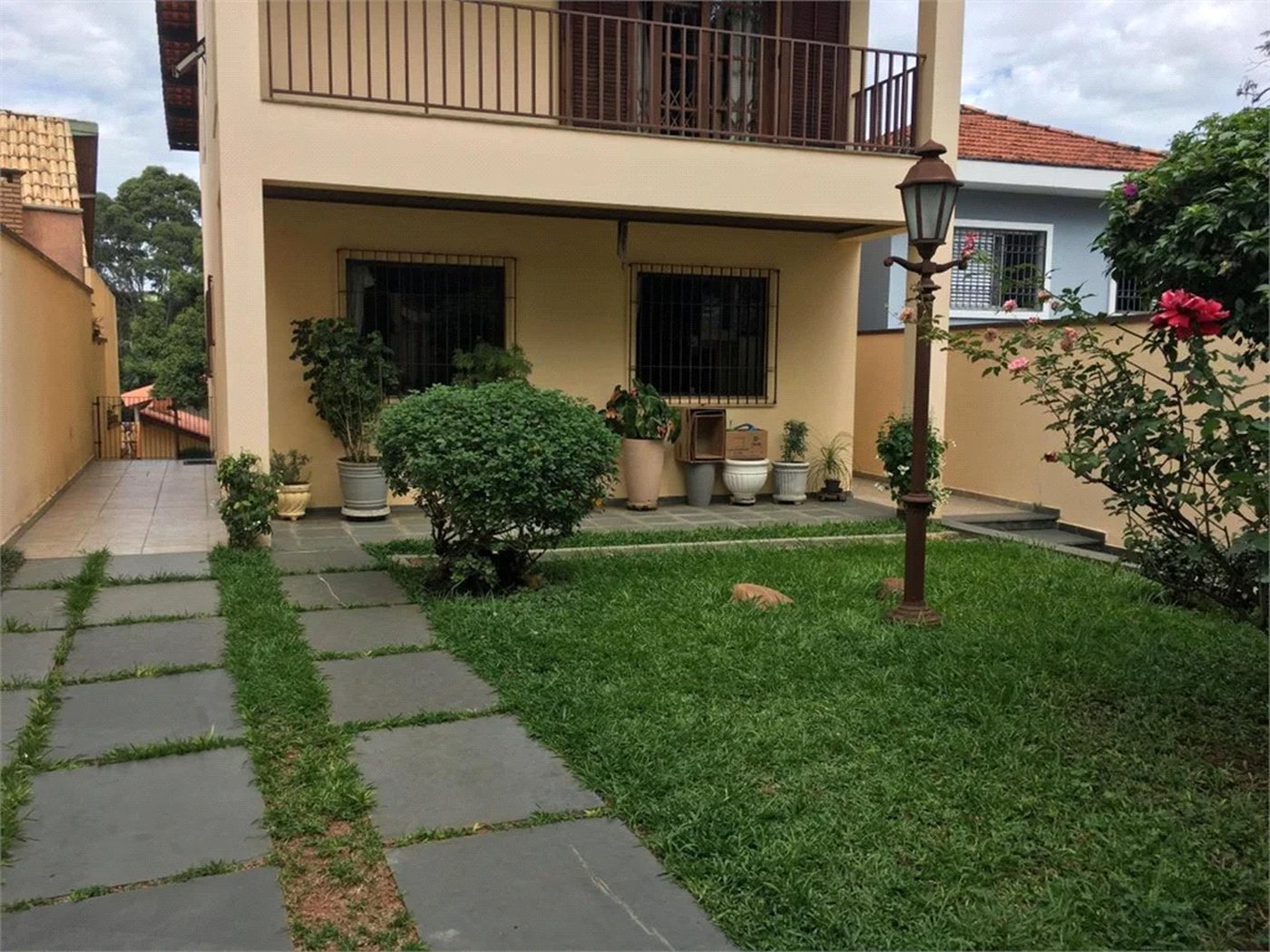 Casa à venda com 4 quartos, sendo 2 suítes, em Vila Suzana, São Paulo, SP