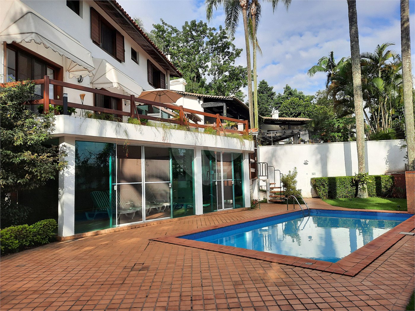 Casa à venda com 6 quartos, sendo 3 suítes, em Morumbi, São Paulo, SP