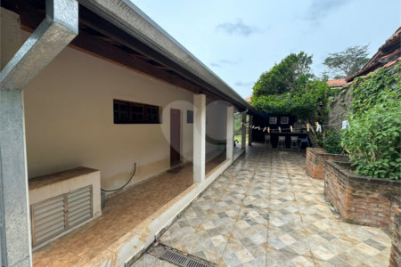Casa à venda com 3 quartos, sendo 1 suíte, no condomínio Haras São Luiz, Salto - SP