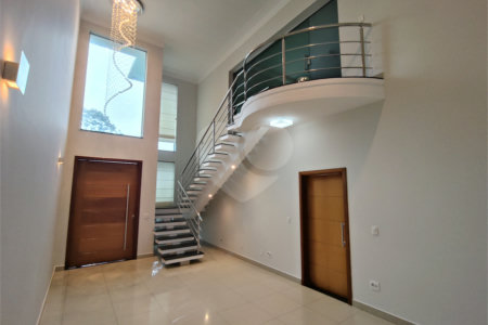 Sobrado à venda com 3 quartos, sendo 2 suítes, em Jardim Itália, Itapetininga, SP