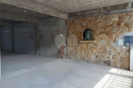 Sobrado à venda com 5 quartos, sendo 1 suíte, em Jardim Cumbica, Guarulhos, SP