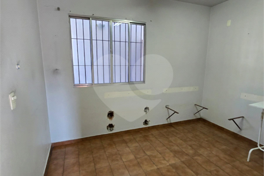Sobrado à venda com 5 quartos, sendo 1 suíte, em Vila Bonilha, São Paulo, SP