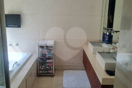 Apartamento à venda com 2 suítes em Cerqueira César, São Paulo, SP