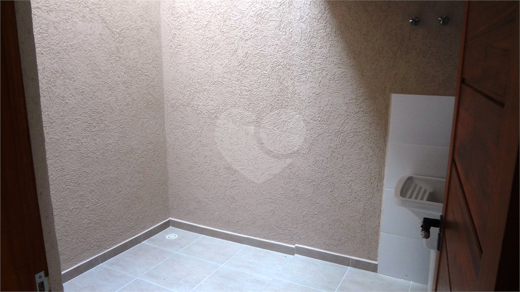 Sobrado à venda com 3 quartos, sendo 1 suíte,  em Vila Nivi, São Paulo, SP