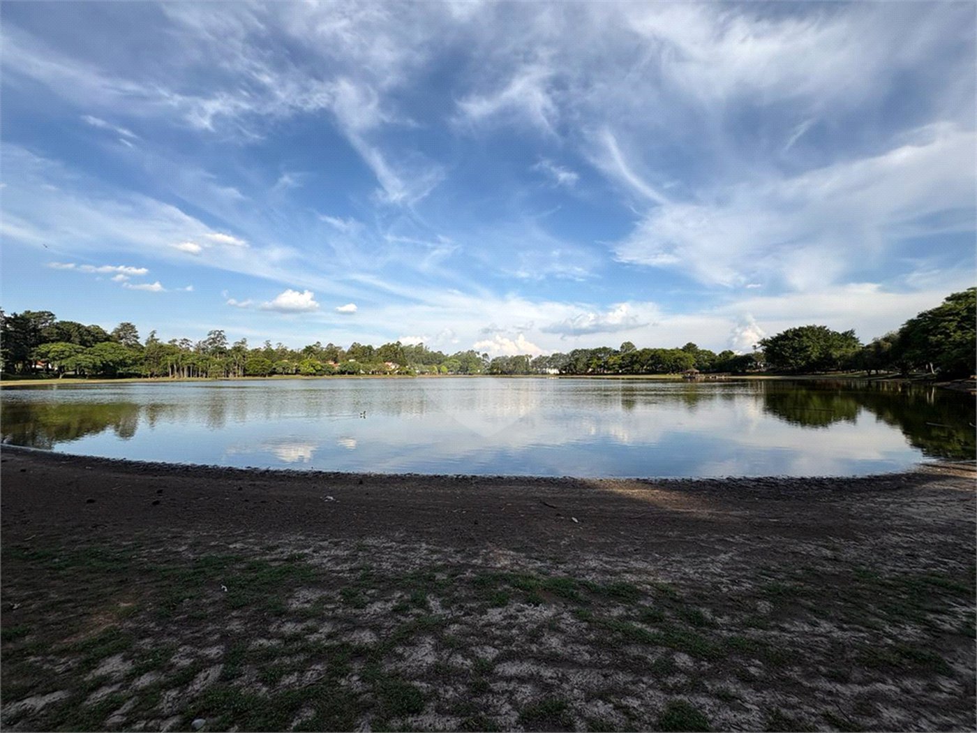 Terreno à venda no condomínio Vivendas do Lago, Sorocaba - SP
