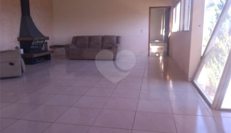 Chácara à venda com 4 quartos, sendo 2 suítes,  em Loteamento Village de Atibaia, Atibaia, SP