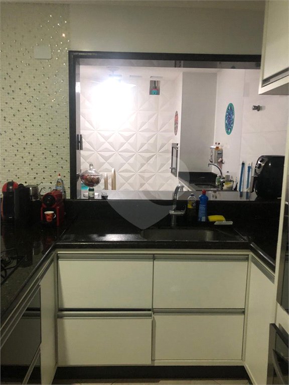 Casa à venda com 3 quartos, sendo 1 suíte, no condomínio Residencial Sabará, São Paulo - SP