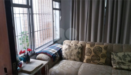 Sobrado à venda com 4 quartos em Jardim Guairaca, São Paulo, SP