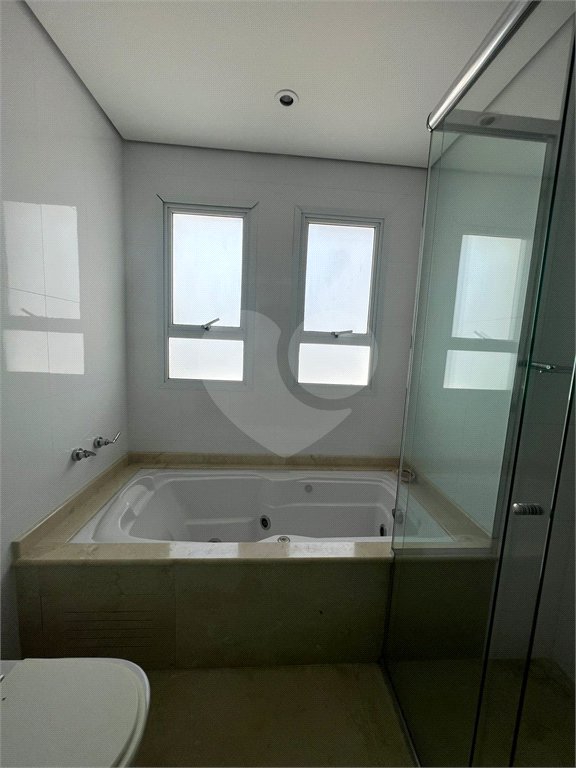 Apartamento à venda com 4 quartos, sendo 2 suítes,  em Vila Oliveira, Mogi das Cruzes, SP