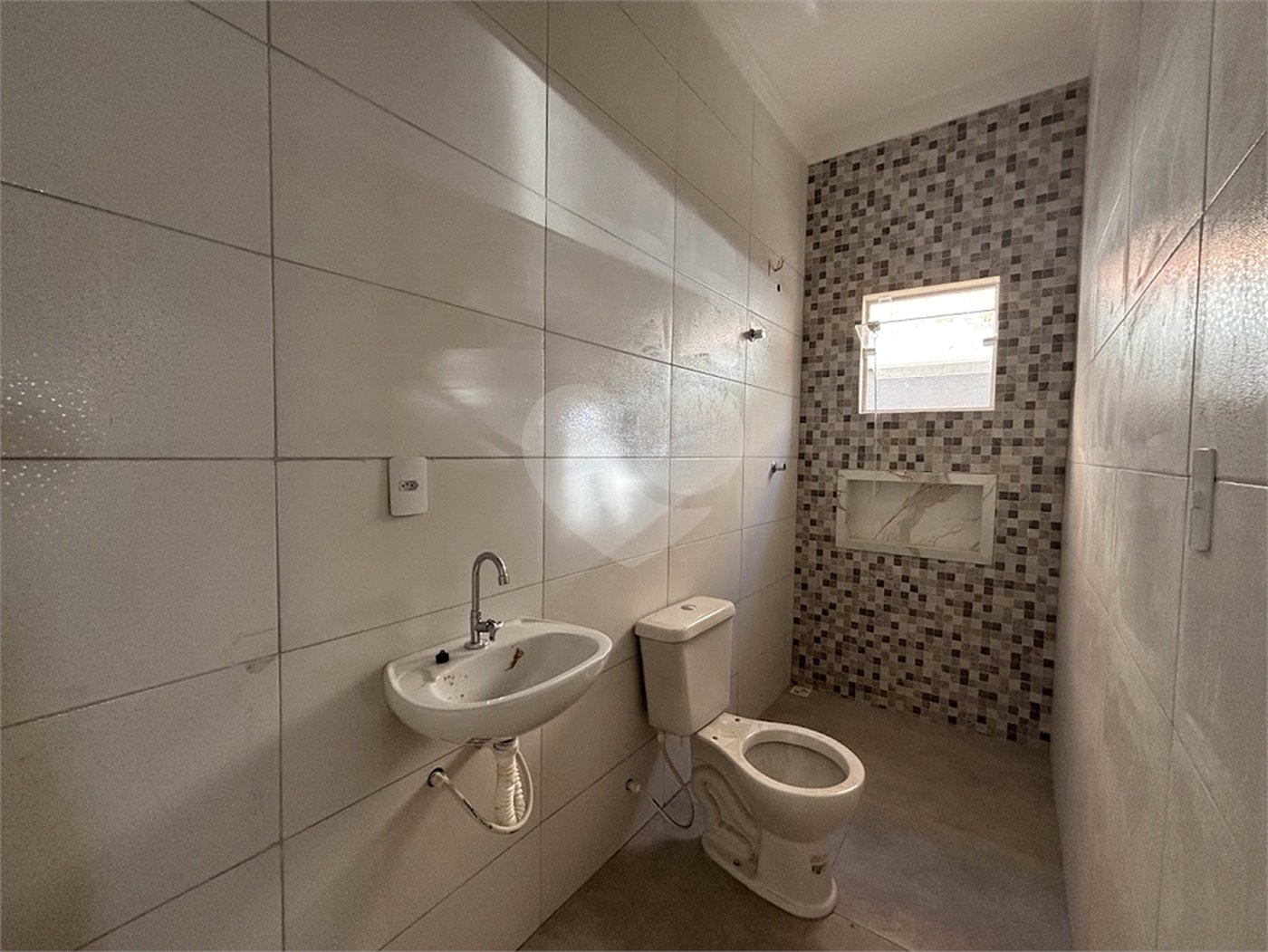 Casa de Vila à venda com 2 quartos, sendo 1 suíte, em Parque São Bento, Sorocaba, SP